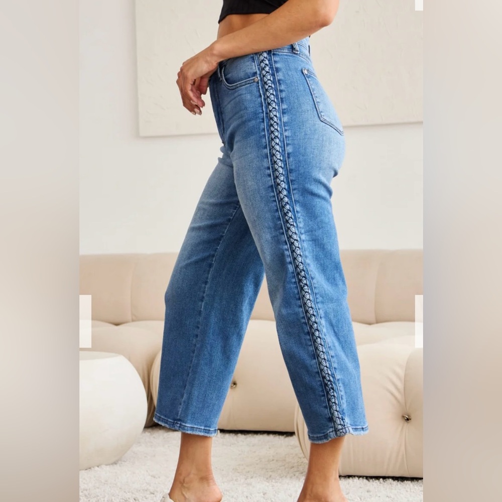 Judy Blue Full Size Braid Side Detail Wide Leg Cropped Jean Size 7